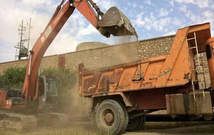 Asphalt plant during rehabilitation at Ramadi